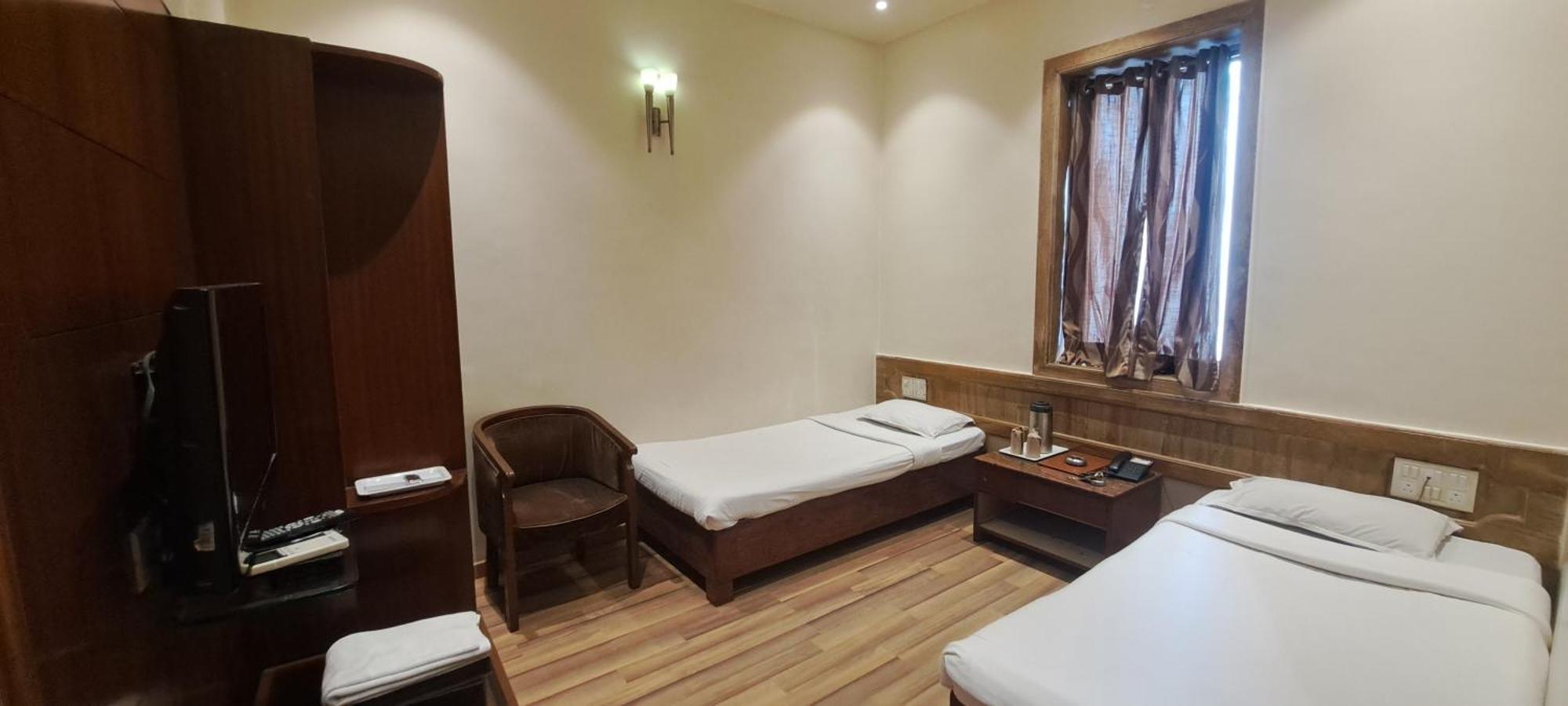 Hotel Shivam Pune Exterior photo